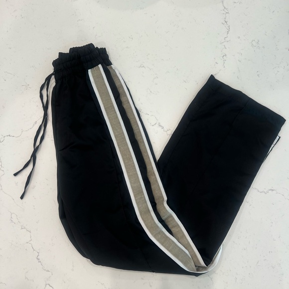 Abercrombie & Fitch - Black Satin Track Pant with Tan Stripe - Size Small - Picture 5 of 5